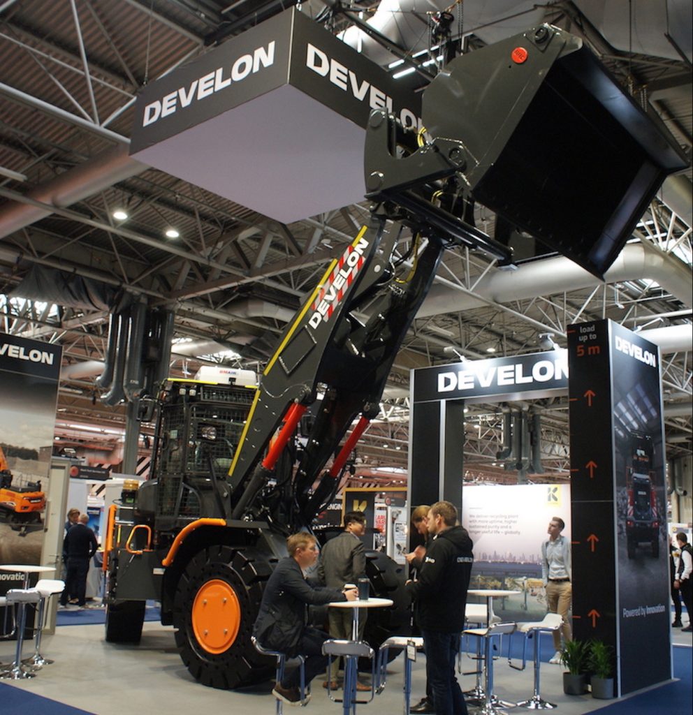 New Develon Wheel Loader for Waste Handling Work – FDM UK